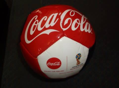 COCA COLA MINI SOCCER BALL - FIFA WORLD CUP 2018 RUSSIA ( 125mm DIAMETER )